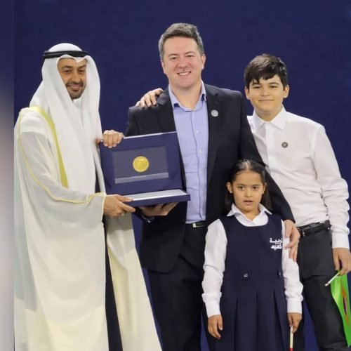 Plataforma para autistas criada no ES ganha prêmio nos Emirados Árabes