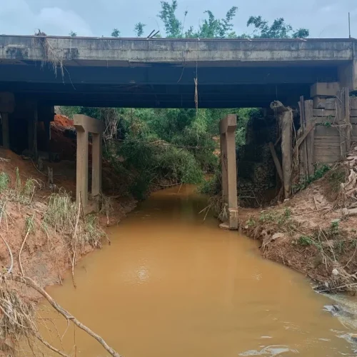 Ubá confirma primeira morte por leptospirose após enchentes em MG