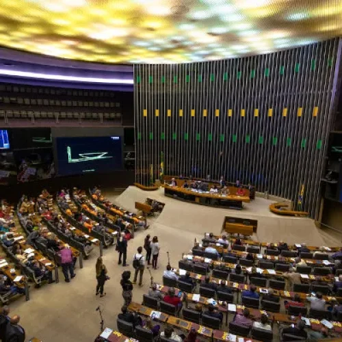 Câmara aprova projeto que aumenta número de deputados para 531