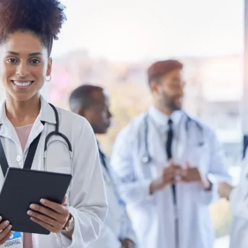Hospitais do ES abrem 86 vagas na área da saúde