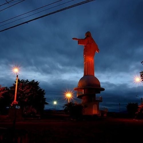 Cristo Redentor de Itaperuna volta a brilhar