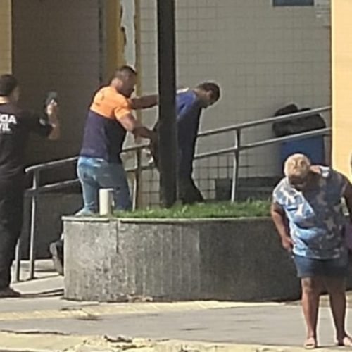 Homem é detido pela GCM de São José de Ubá (RJ) portando arma de fogo, faca e munições