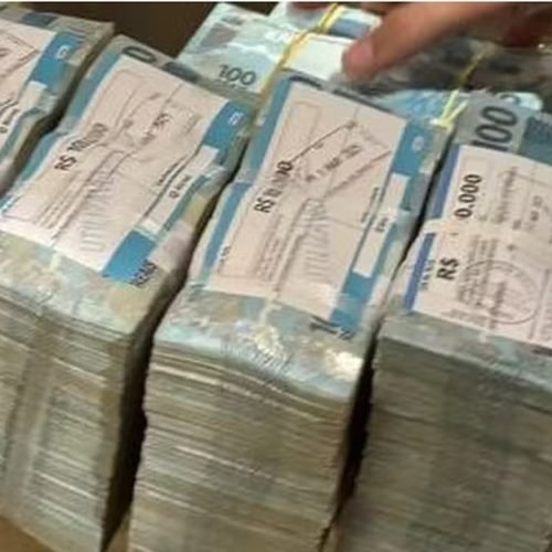 Deputados do PL são alvos de operação da PF para apurar desvios de cotas parlamentares