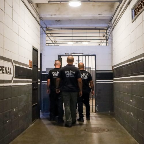 Governo do RJ nomeia 255 novos inspetores da Polícia Penal para reforçar sistema prisional