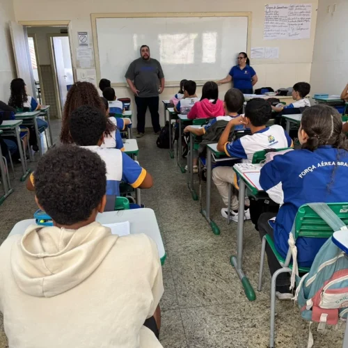 Guarapari prevê concurso para professores com mais de 500 vagas em 2027