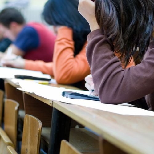 Concurso público abre 582 vagas com salários de até R$ 11 mil