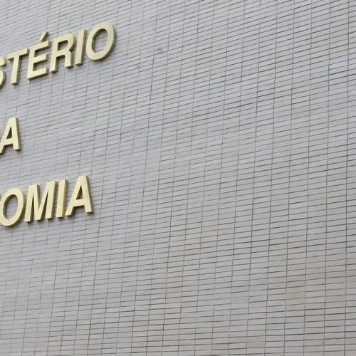 MP alternativa a IOF prevê R$ 4,28 bi de corte de gastos em 2025