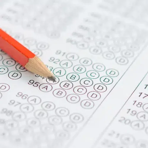 CRT-ES anuncia concurso com salários de até quase R$ 5 mil