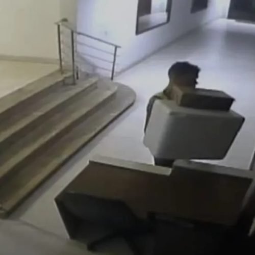 Jovem de 21 anos com mais de 80 passagens volta a ser preso após cometer quatro furtos em um mês no RJ