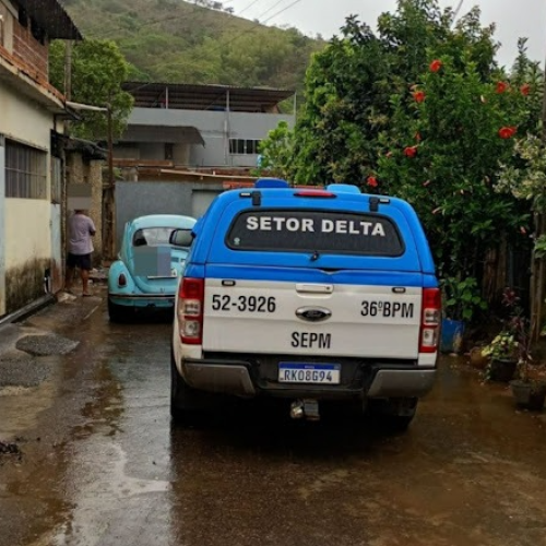 Homem é surpreendido dentro de casa e morto a tiros em Cambuci (RJ)