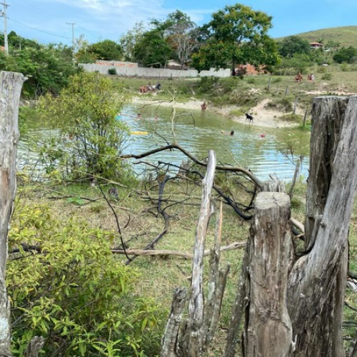 Criança de 10 anos morre afogada em açude no Bairro Alvorada, em Saquarema (RJ)