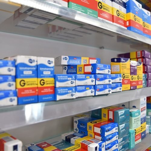 Comissão do Senado aprova projeto que permite venda de medicamentos em supermercados