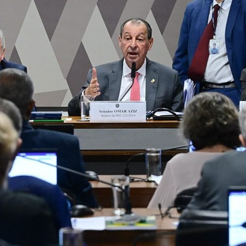 Fim da escala 6×1 passa na CCJ e vai a Plenário