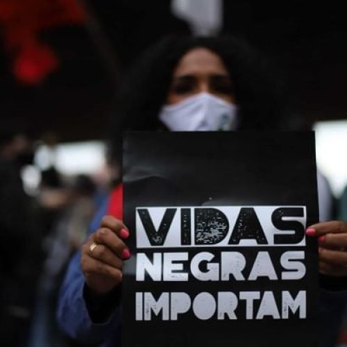 Escolas estaduais do ES vão concorrer R$ 25 mil para criar projetos de educação antirracista