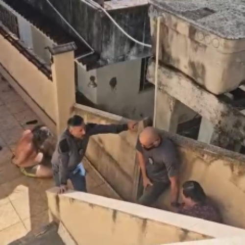 Irmãos são presos em flagrante por manter corpo de pai há meses dentro de casa no Rio de Janeiro