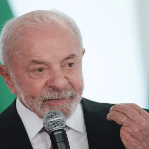 Lula diz que igreja evangélica trata mulheres com “igualdade de condições”