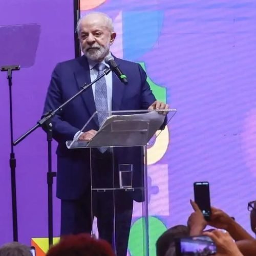 Lula sanciona ampliação da licença-maternidade