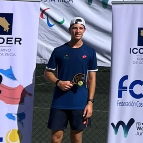 Tenista capixaba de 15 anos conquista vice-campeonato na Costa Rica