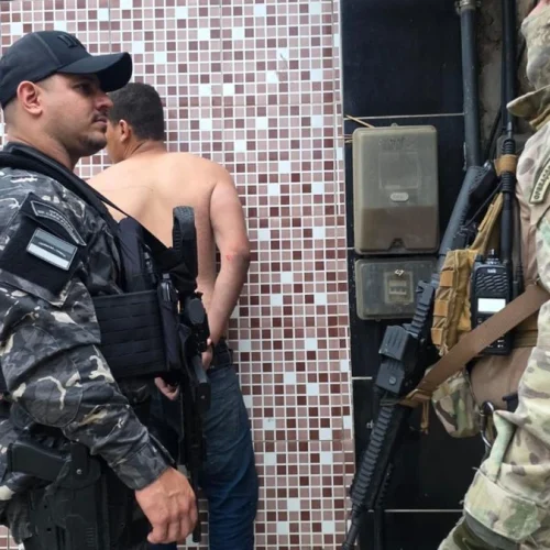 Operação “Terra Santa” da Polícia Civil mira lideranças que ordenaram homicídios em Vila Velha (ES)