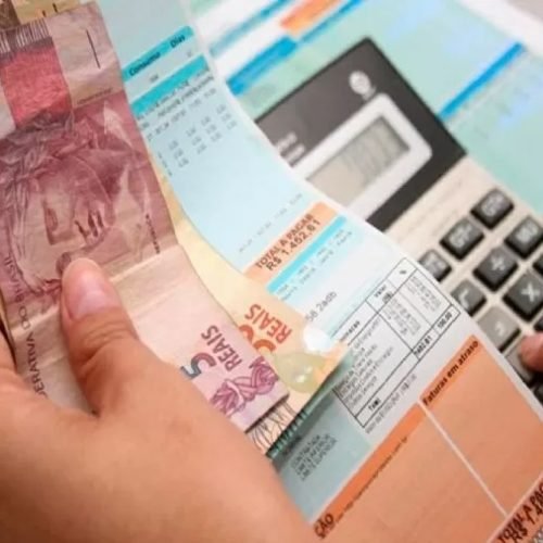 Congresso aumenta conta de luz em 3,5%; custo será de R$ 197 bi em 25 anos