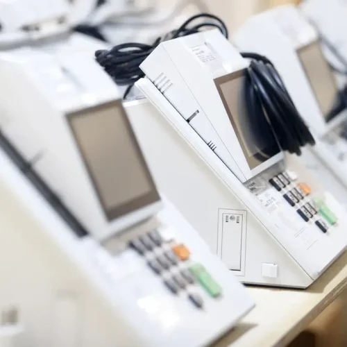 São Paulo inicia preparação de mais de 114 mil urnas para o segundo turno das eleições