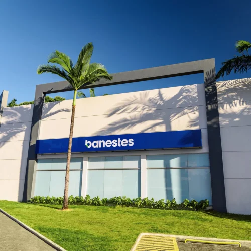 Banestes abre concurso com 936 oportunidades e salários de até R$ 5,6 mil
