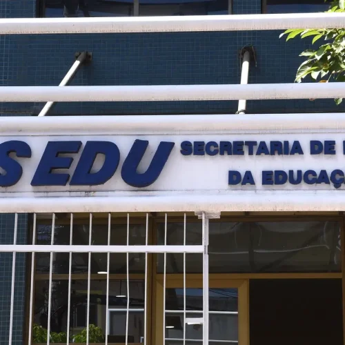 Sedu abre seleção para cuidadores escolares com salários de até R$ 2,3 mil