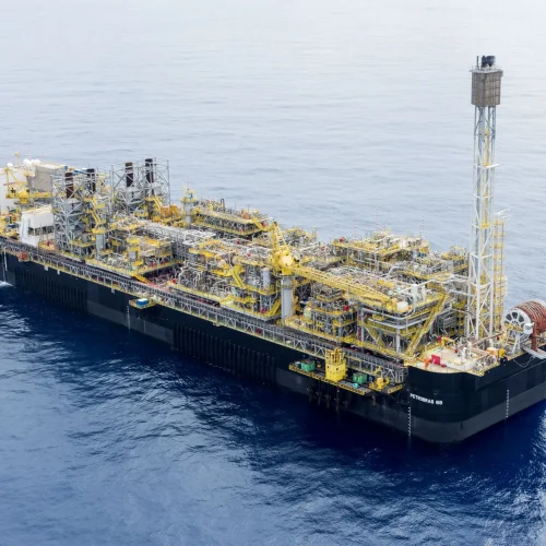 Petrobras abre programa de estágio com bolsa de R$ 1.800 e vagas no ES