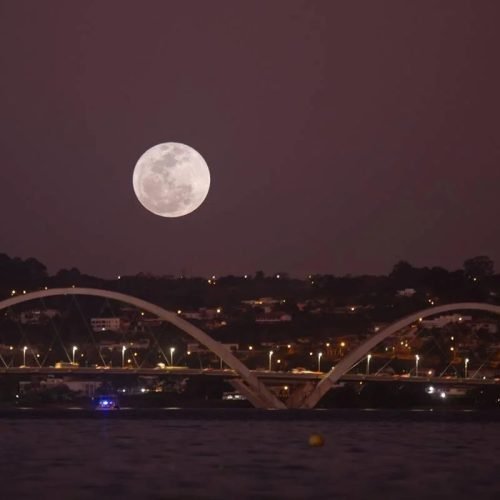 Maior e mais brilhante superlua do ano pode ser observada nesta quarta (05)