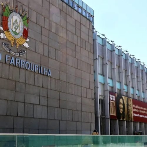 Lula sanciona porte de arma para policiais legislativos estaduais