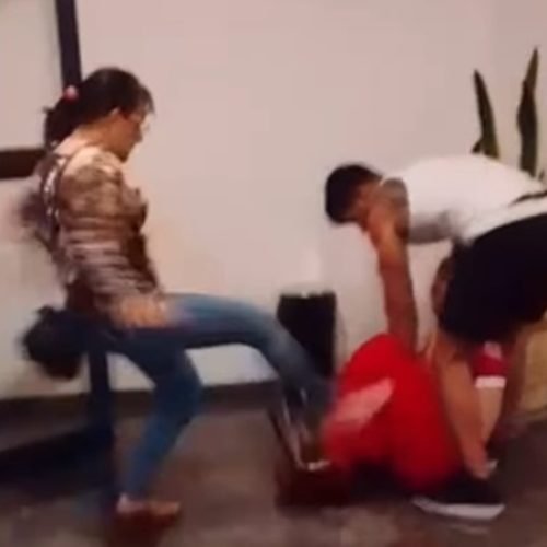 Influenciadora diz que foi segurada pela ex-sogra e agredida pelo pai de sua filha; ele nega